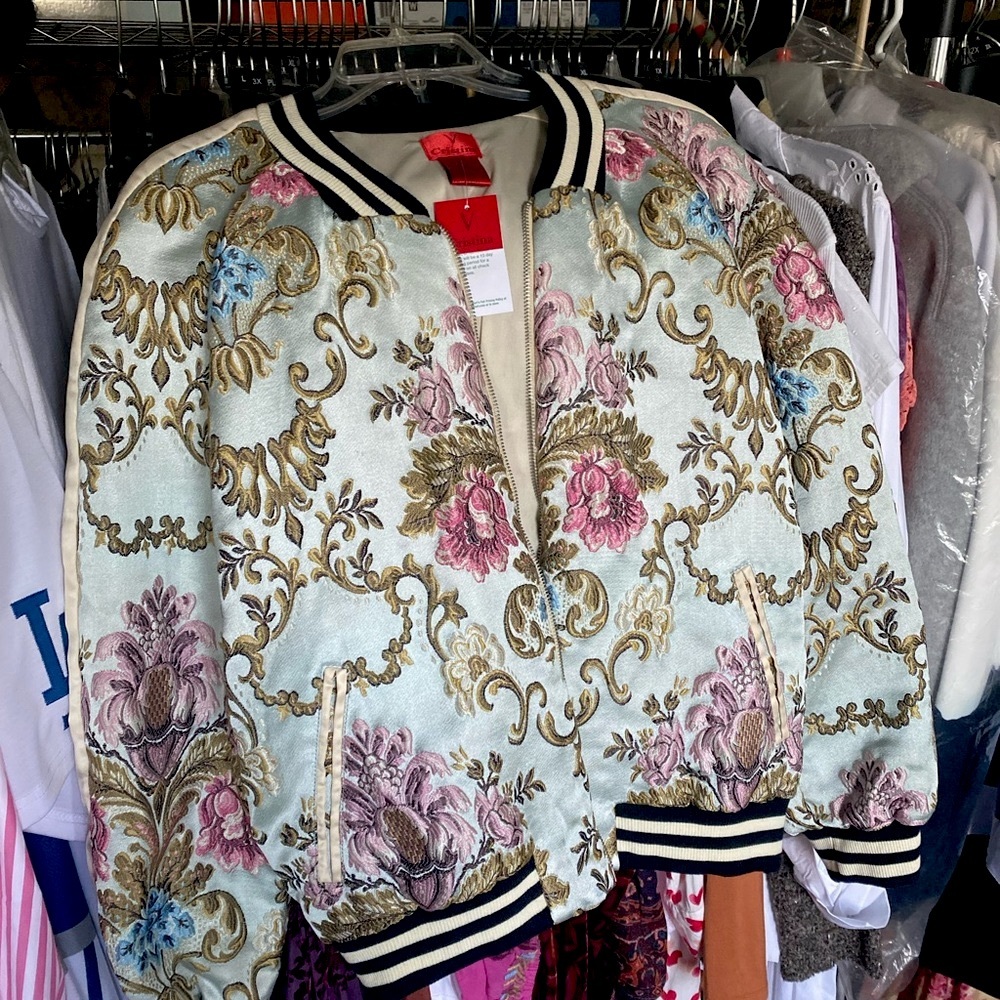 Basebalk/bomber jacket satin embroidered